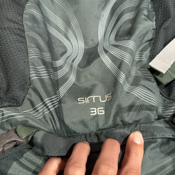 Osprey Sirrus 36 Women’s Backpack (17–20in) Hiking Pack - Picture 2 of 6